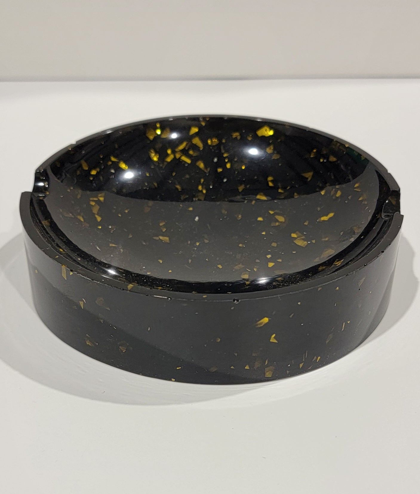 Sleek Black & Gold Decorative Ash Tray