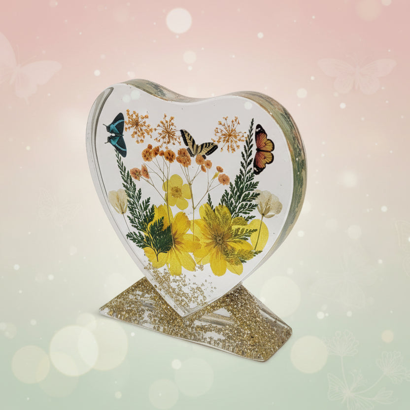 Elegant Double‑Sided Heart Décor in Clear Resin with Gold Highlights
