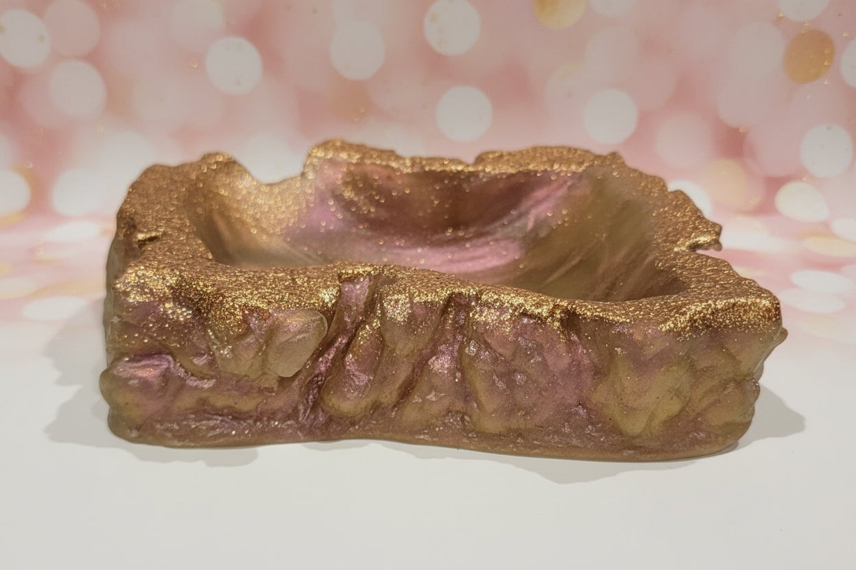 Rock‑Shaped Soap Dish in Gold & Pink