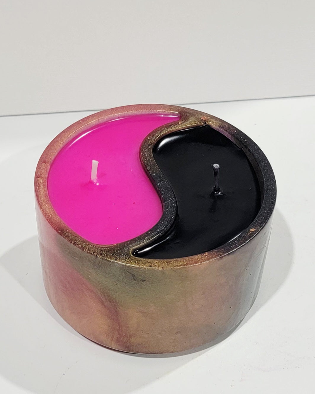 Ying Yang Scented Container Candle – Black & Pink Aromatic Decor