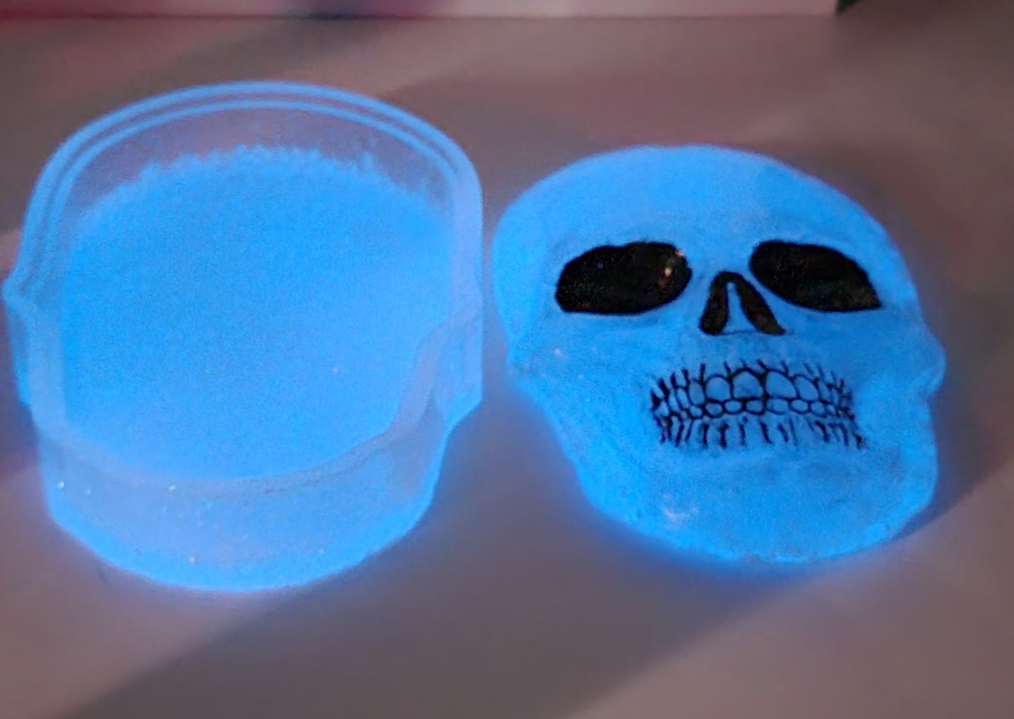 Glow in the dark Skull Dish