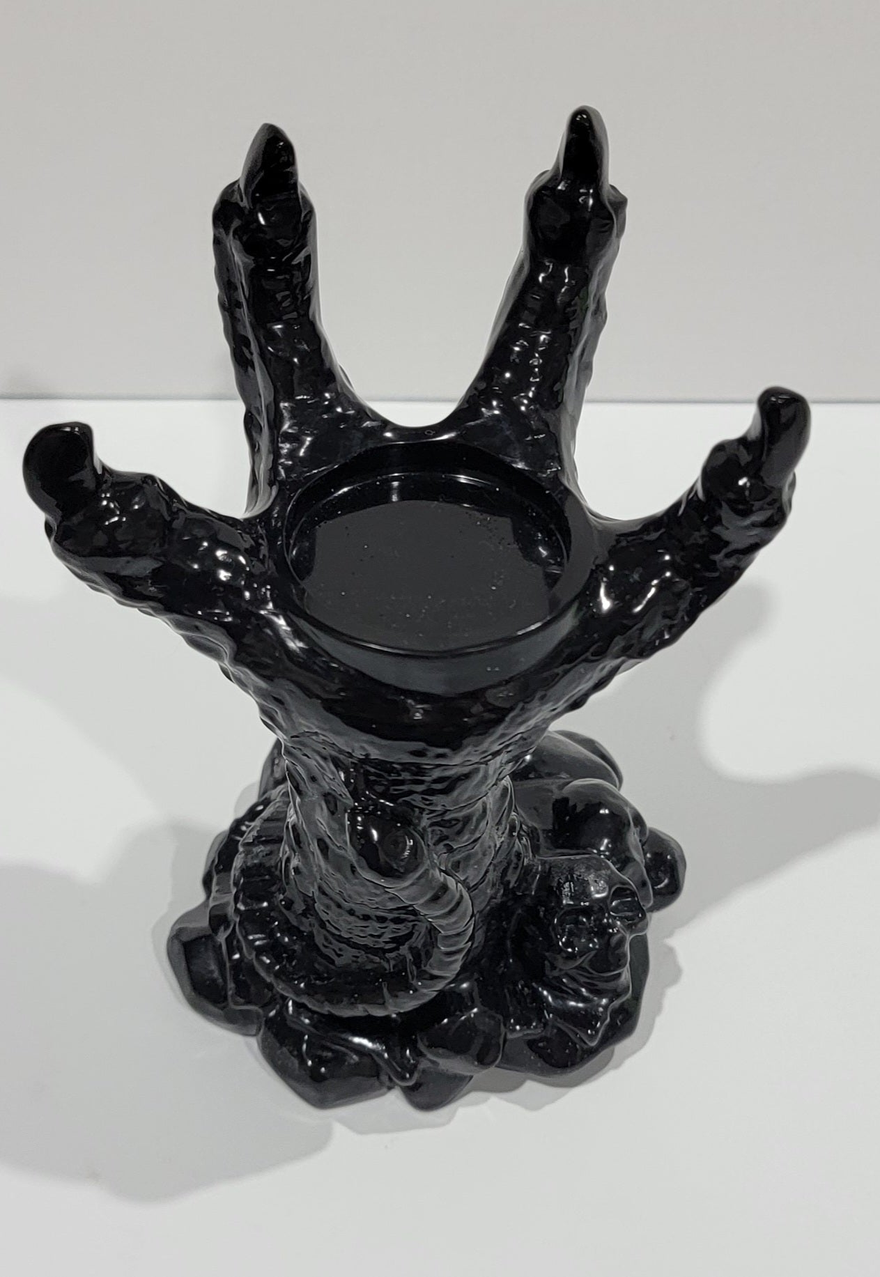 Claw tealight holder